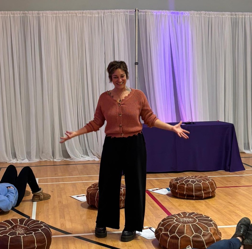 Stephanie Miller facilitating a Hero